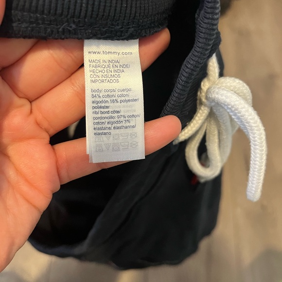 Tommy Hilfiger drawstring sweatshorts - Picture 4 of 4